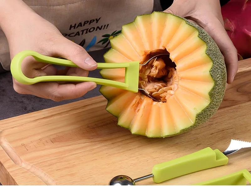 4-in-1 Watermelon Slicer & Fruit Carving Knife - Pulp Separator & Fruit Platter Tool