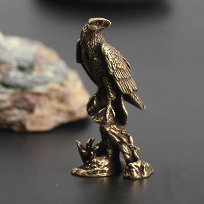 Eagle Statue Sculpture Handmade Crafts Ornament Vintage Copper Bird Figurine Home Office Desk Animal Decoration