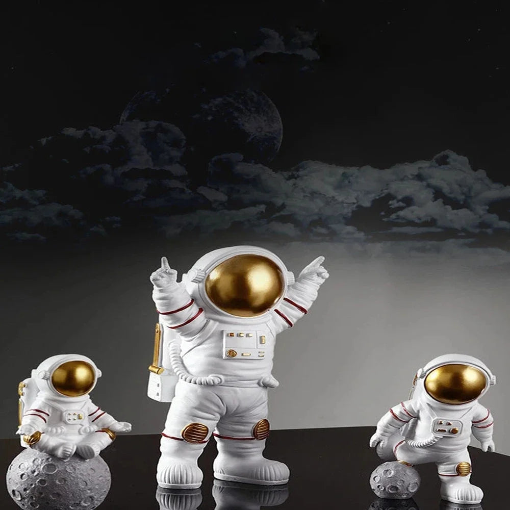 4 pcs Astronaut Figure Statue Figurine Spaceman Sculpture Educational Toy Desktop Home Decoration